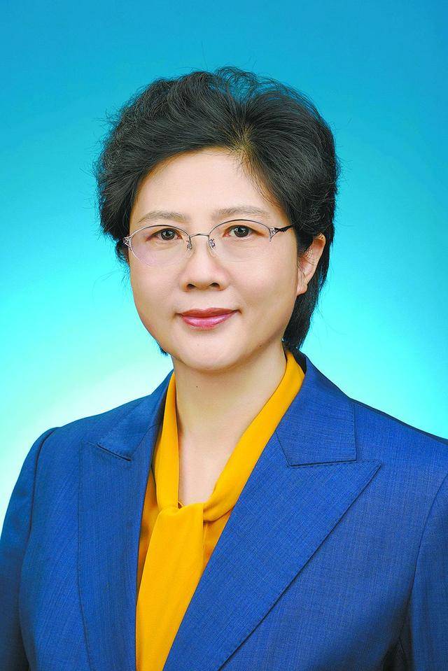 新任云南省委常委趙月霞<strong></p>
<p>西鳳酒
</strong>，分工明確:西鳳酒
