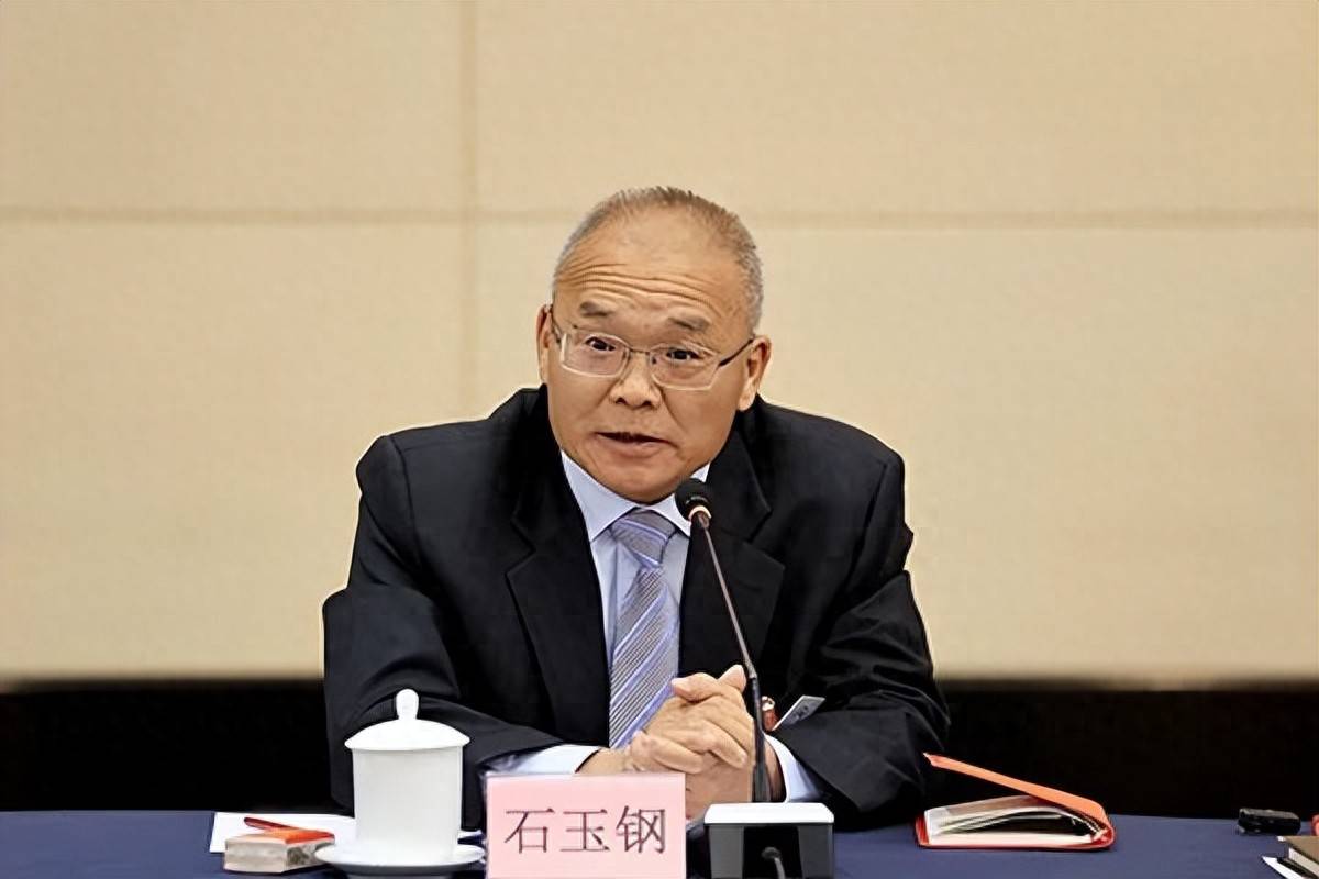 云南省委副書(shū)記石玉鋼<strong></p>
<p>西鳳酒
</strong>，有新職:西鳳酒
