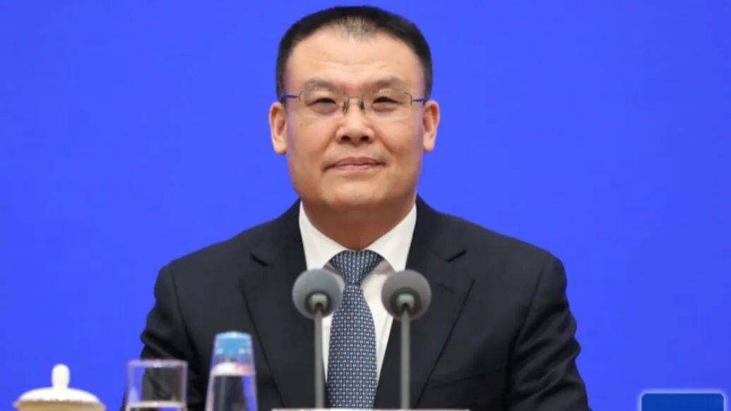 財政部副部長王東偉履新安徽省委常委<strong></p>
<p>西鳳酒
</strong>，河南唐河人:西鳳酒
