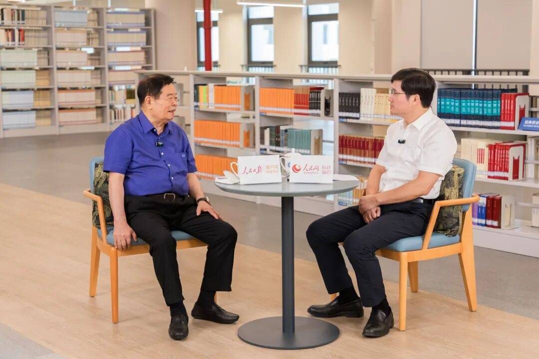 福耀玻璃：曹德旺辭去董事長職務(wù)<strong></p>
<p>西鳳酒
</strong>，選舉曹暉為新董事長:西鳳酒
