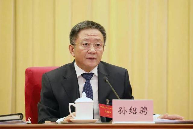 孫紹騁因工作崗位調(diào)整<strong></p>
<p>西鳳酒
</strong>，辭去內(nèi)蒙古自治區(qū)人大常委會(huì)主任職務(wù):西鳳酒
