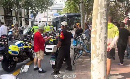 上海警方通報(bào)：男子故意多次急剎<strong></p>
<p>西鳳酒
</strong>，致公交車撞樹，兩名乘客受傷，行拘！:西鳳酒
