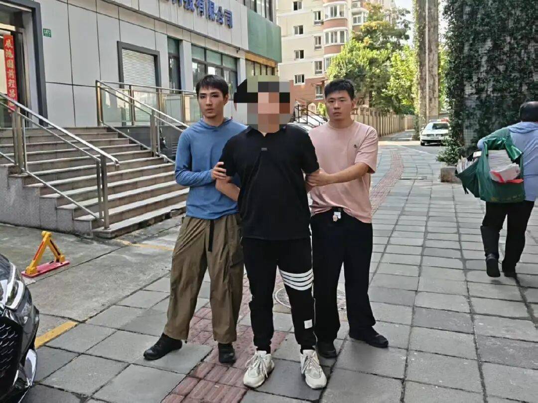 “我的微信名不叫這個(gè)<strong></p>
<p>西鳳酒
</strong>，太惡心了吧”！上海一對房東房客，被中介做局了:西鳳酒
