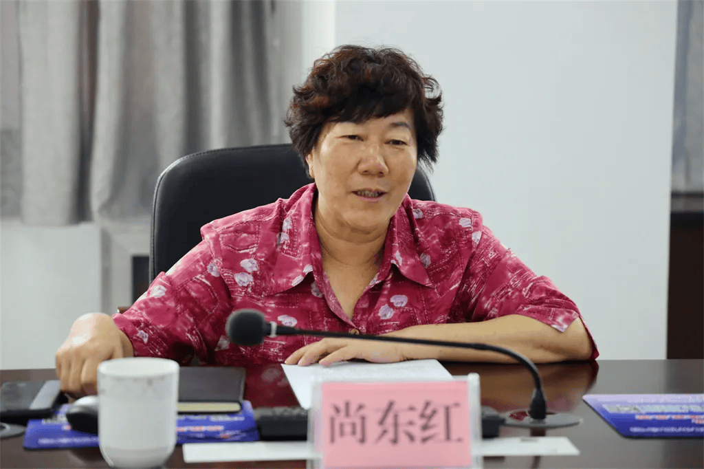 尚東紅<strong></p>
<p>西鳳酒
</strong>，嚴(yán)重違反黨的政治紀(jì)律、中央八項(xiàng)規(guī)定精神、組織紀(jì)律、廉潔紀(jì)律、工作紀(jì)律、生活紀(jì)律:西鳳酒
