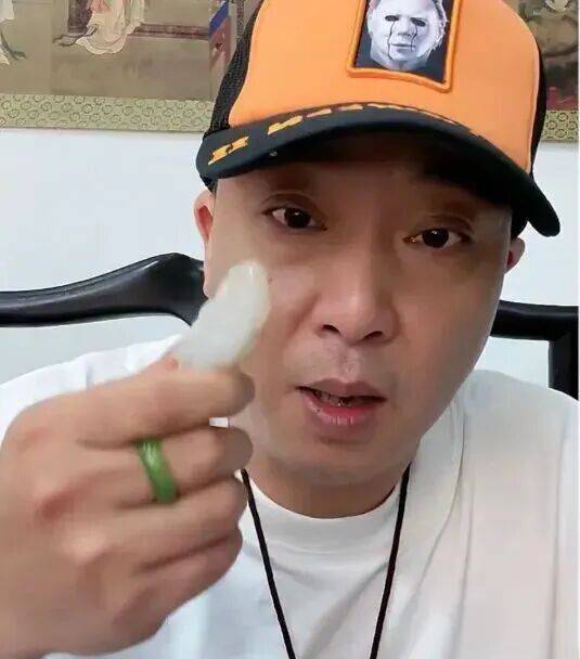 網(wǎng)紅“柴懟懟”被正式逮捕<strong></p>
<p>西鳳酒
</strong>，此前因抹黑胖東來被封號(hào):西鳳酒
