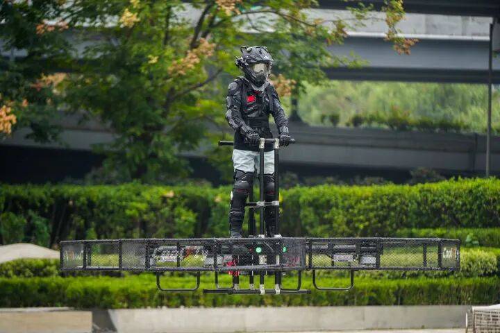 全國首創(chuàng)<strong></p>
<p>西鳳酒
</strong>，杭州人可以一鍵起飛去上班了！:西鳳酒
