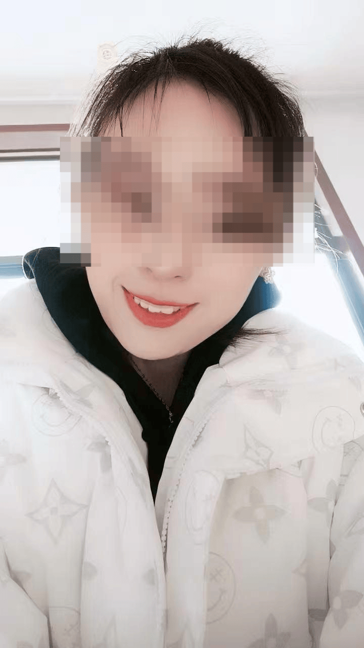 妻子患癌去世前被三次起訴離婚<strong></p>
<p>西鳳酒
</strong>，前夫遺棄罪因證據(jù)不足被駁回｜在場:西鳳酒
