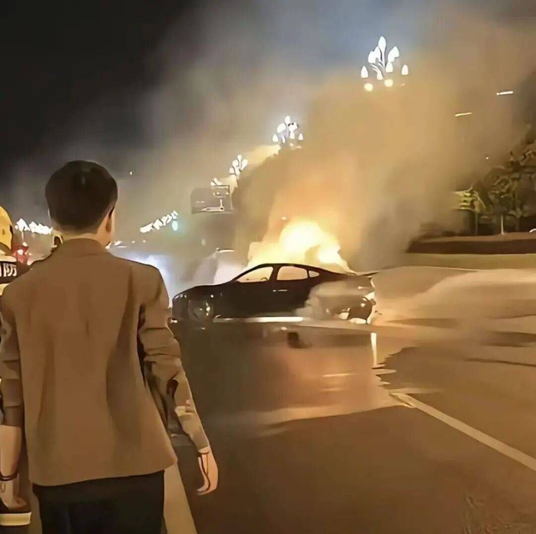 “打不開的車門”為何成致命陷阱<strong></p>
<p>西鳳酒
</strong>？:西鳳酒
