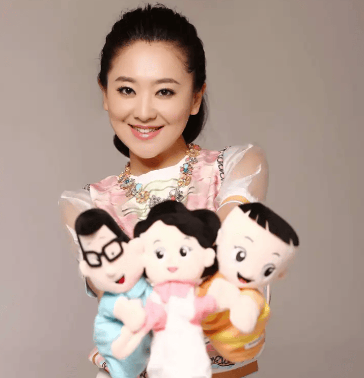 央視主持人“月亮姐姐”離開少兒頻道<strong></p>
<p>西鳳酒
</strong>，官宣新身份！:西鳳酒
