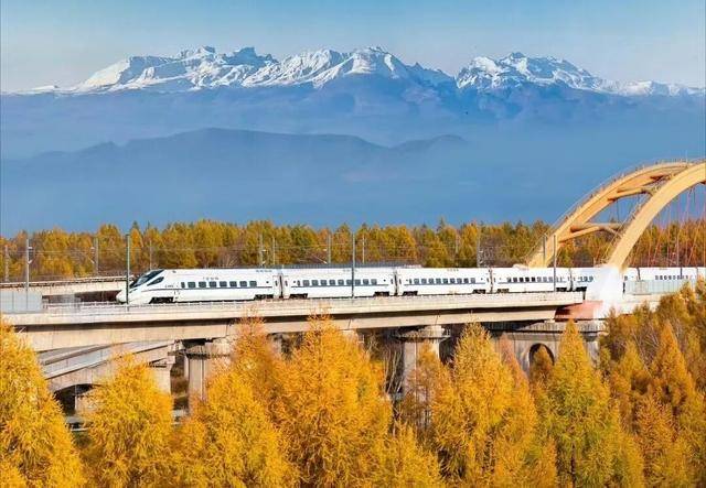 4小時(shí)33分！北京高鐵“速通”長白山<strong></p>
<p>西鳳酒
</strong>，周末就能打個(gè)來回！:西鳳酒
