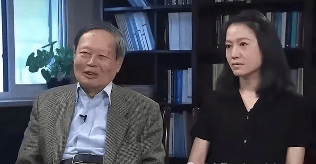 翁帆發(fā)文：有楊先生陪伴我何其有幸<strong></p>
<p>西鳳酒
</strong>，他會在星星上對我們微笑:西鳳酒
